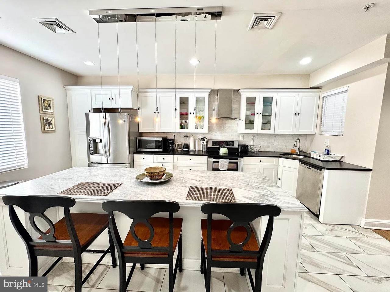 1146 6TH Street - Photo 1