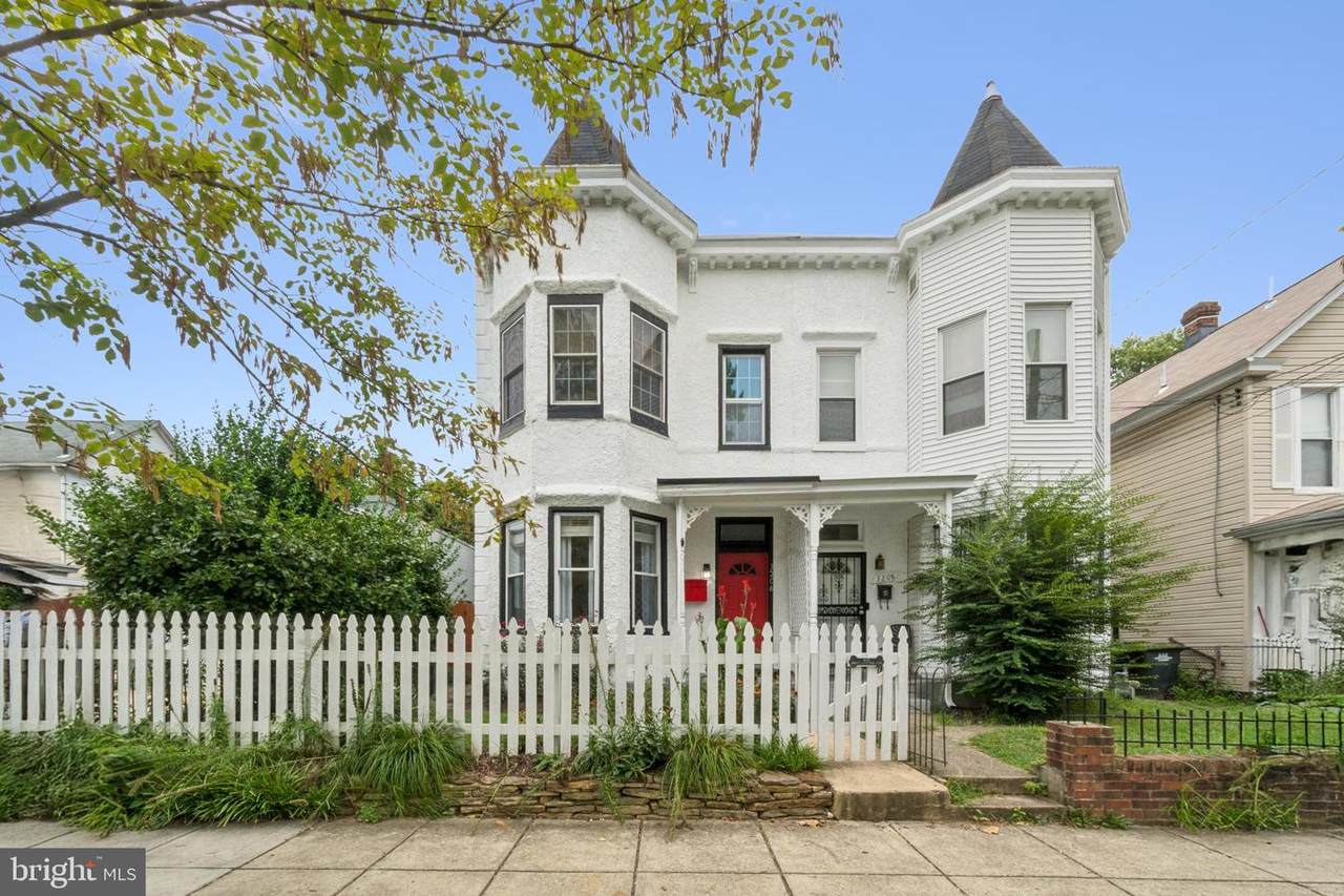 3206 5TH Street - Photo 1