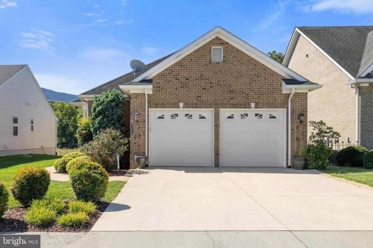 https://bt-photos.global.ssl.fastly.net/brightmls/1280_boomver_1_804091566290-2.jpg
