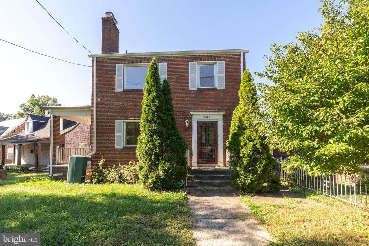 2428 South Dakota Avenue - Photo 1