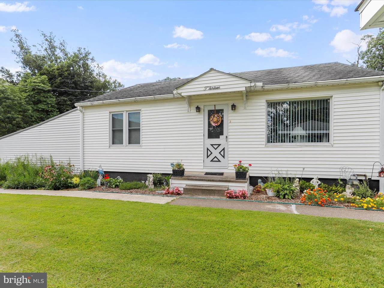 13 Woodlawn Avenue - Photo 1