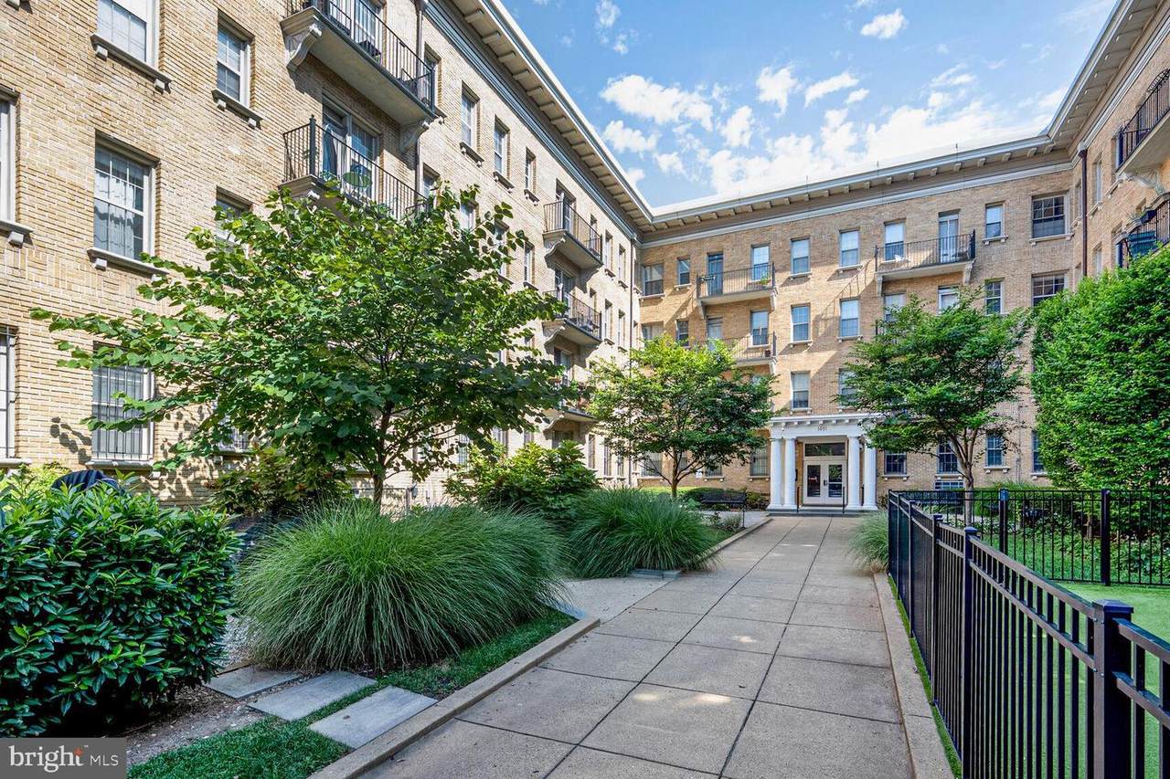 1401 Columbia Road - Photo 1