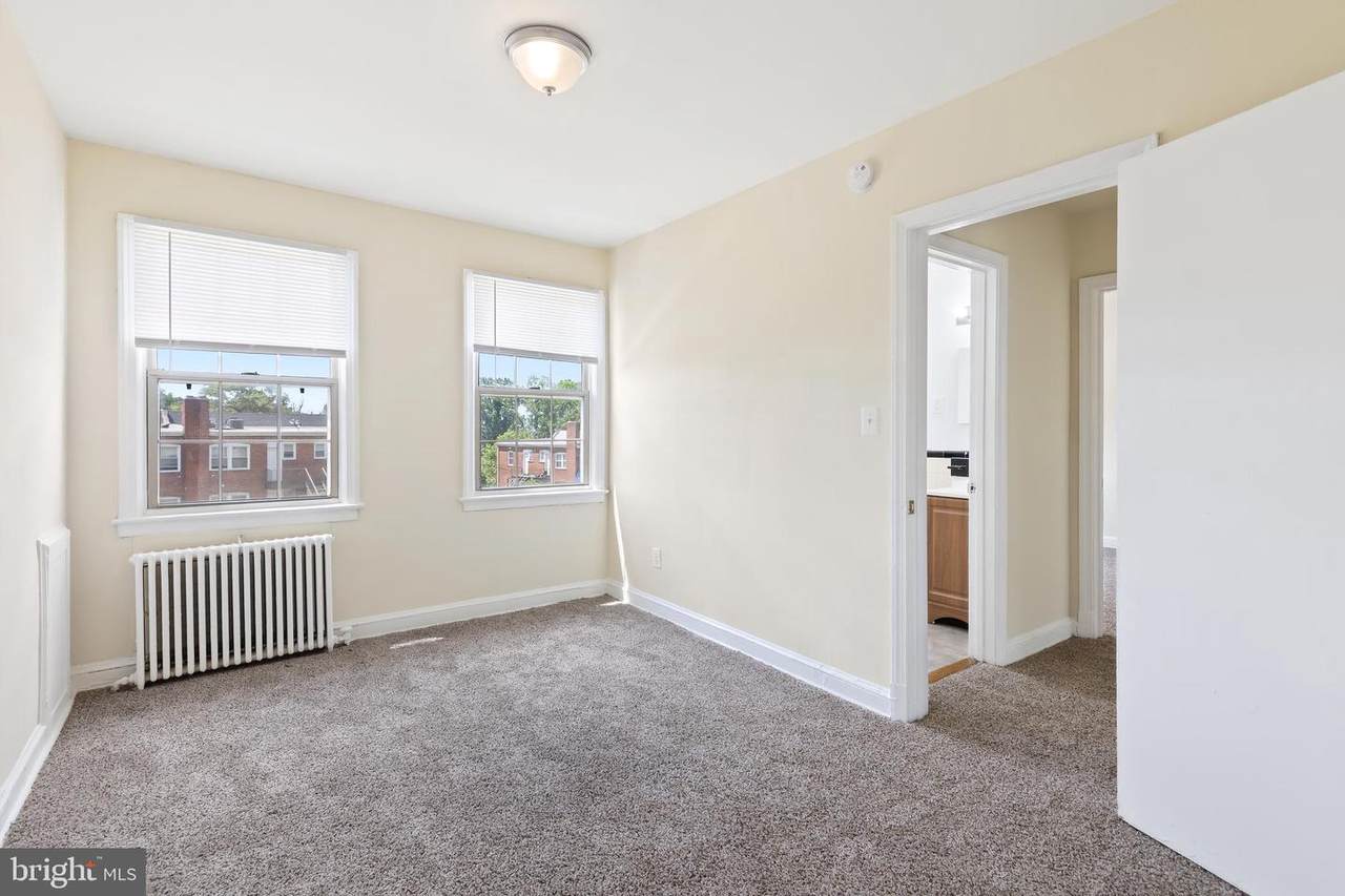 215 Oakwood St. Se Street - Photo 1