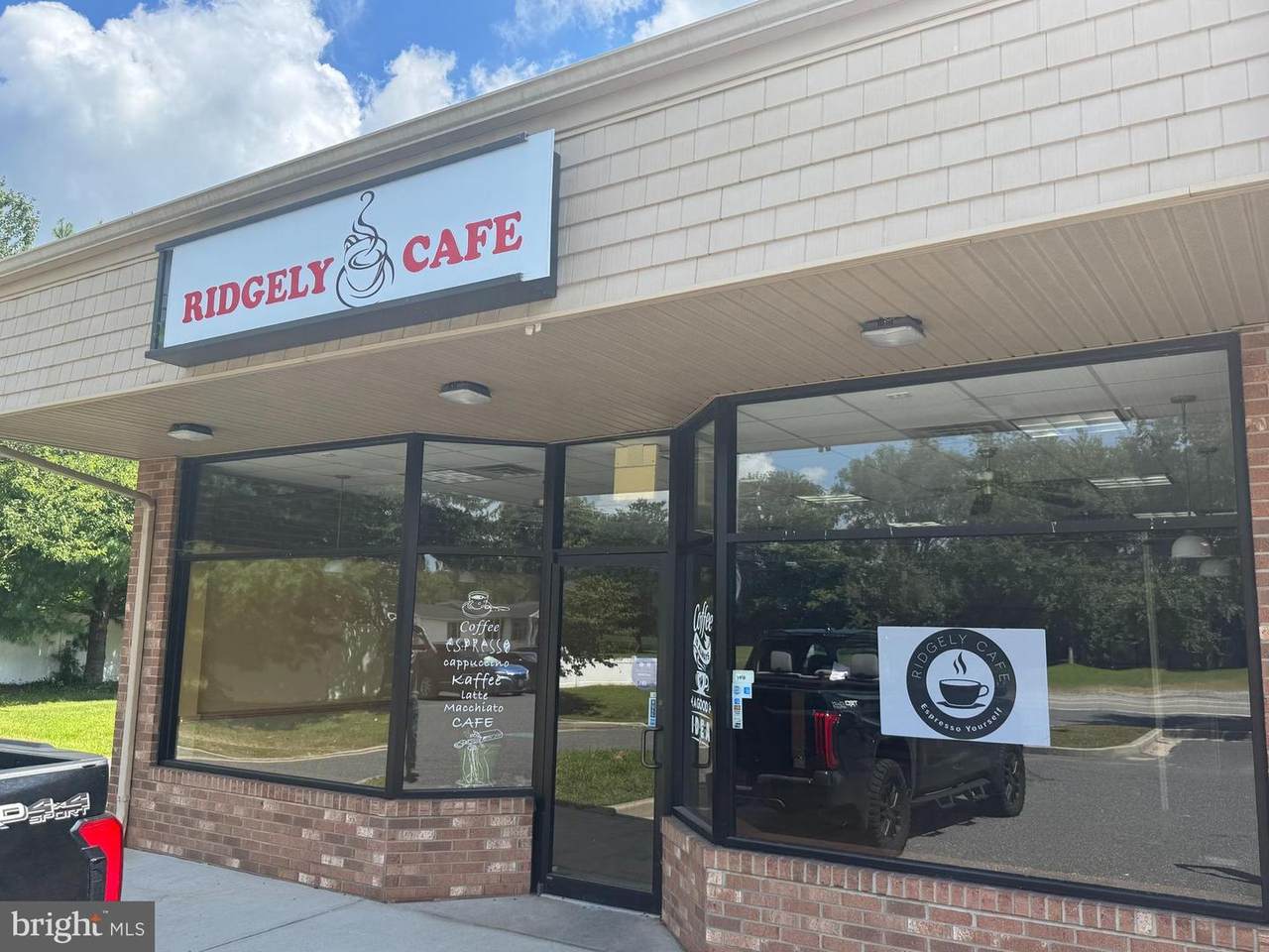 204 E 6Th Street - Photo 1