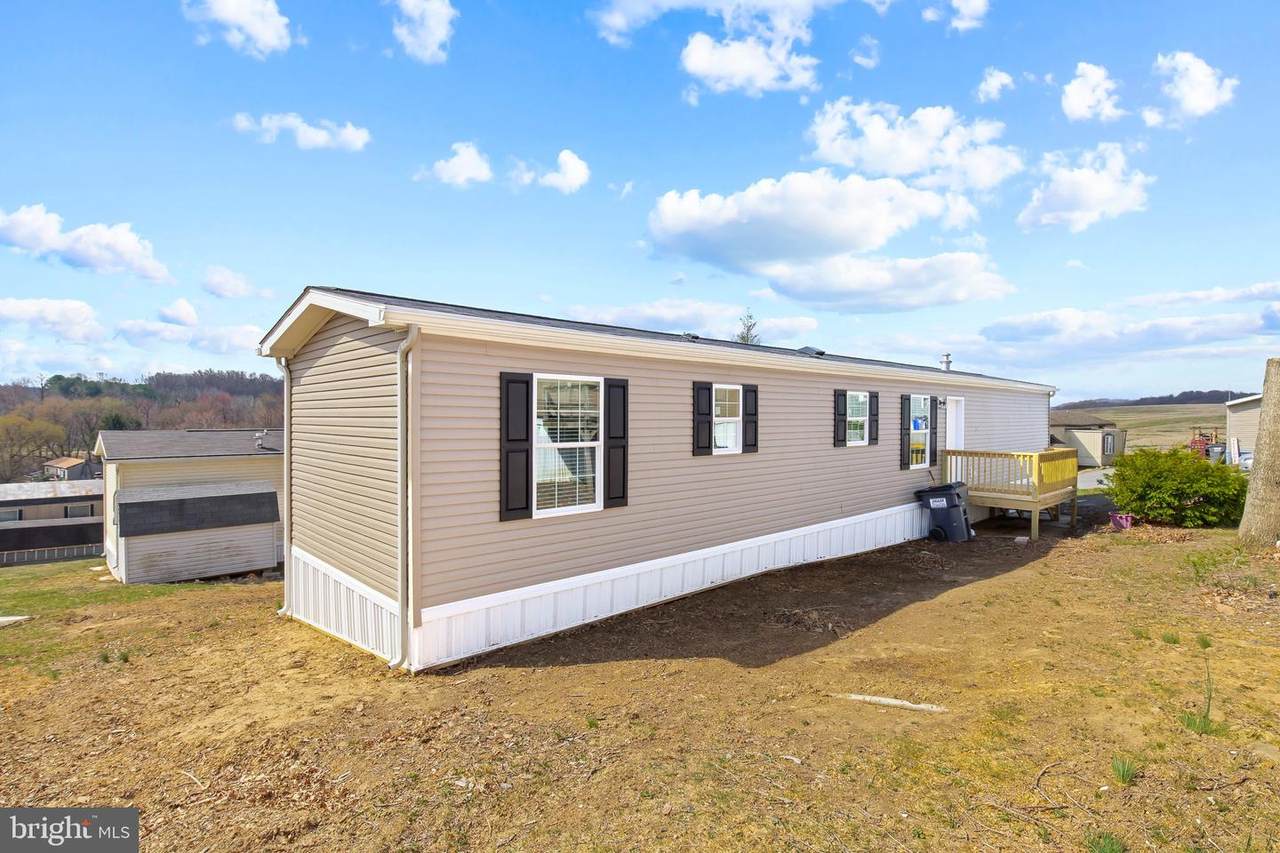 17 Ashton Dr - Photo 1