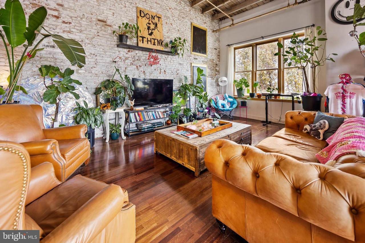 3132-48 Thompson Street - Photo 1