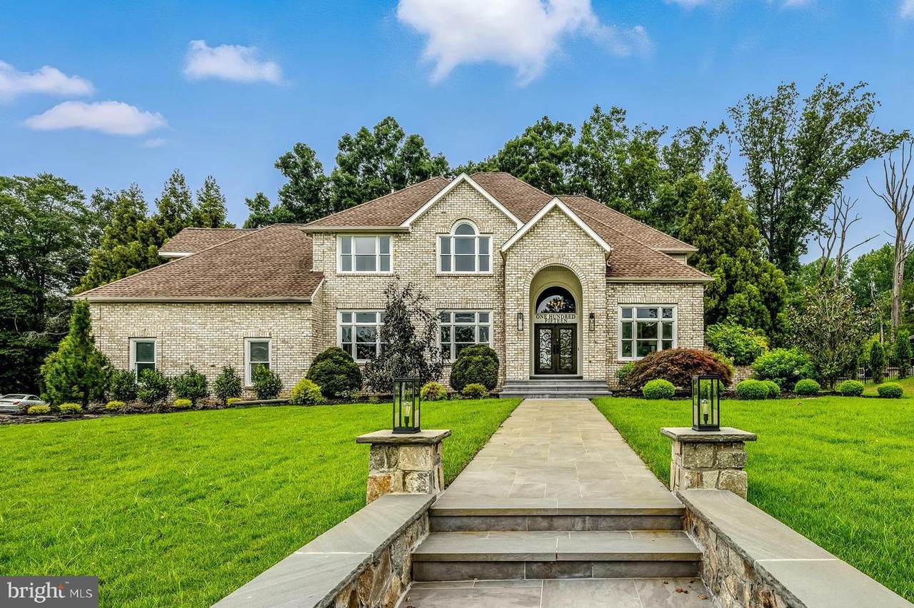 115 Fox Chase Court - Photo 1