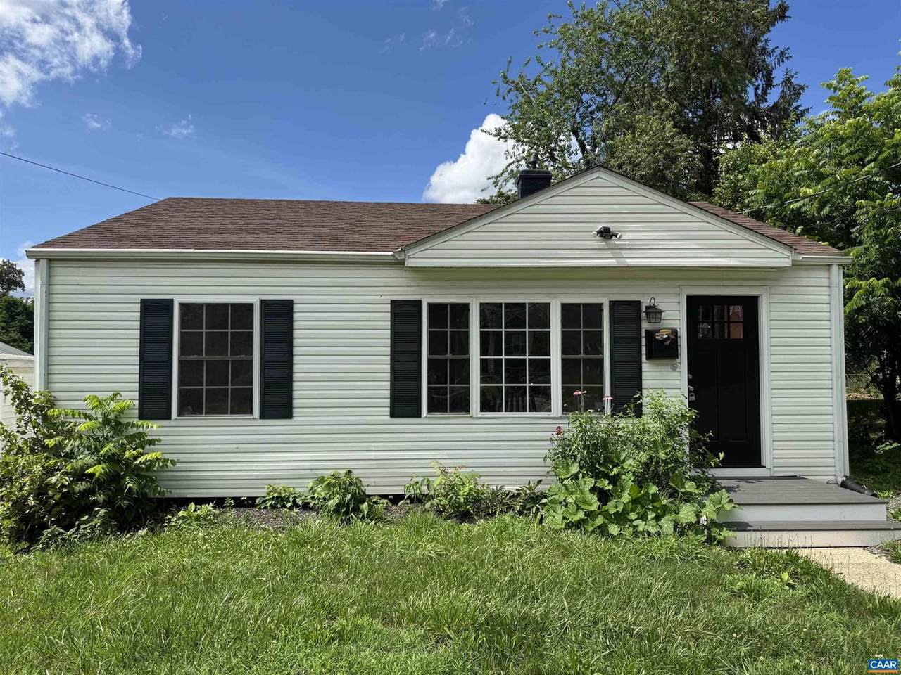 1015 Cherry Ave - Photo 1