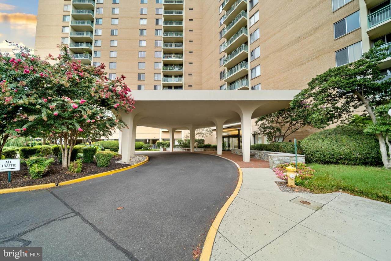 501 Slaters Lane - Photo 1
