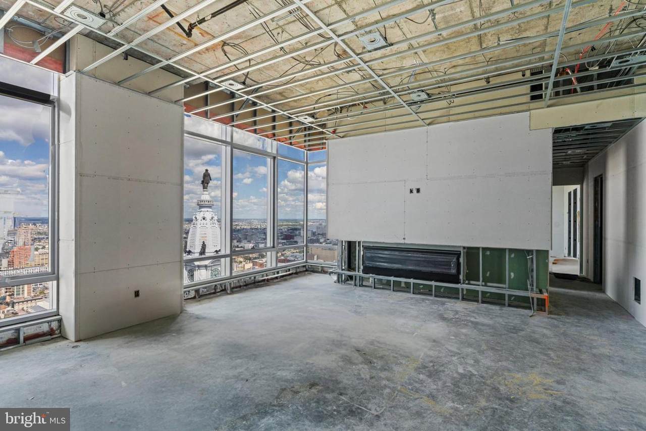 1414 Penn Sq - Photo 1