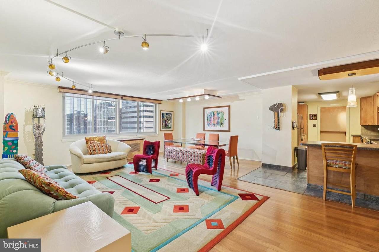 1919 Chestnut Street - Photo 1