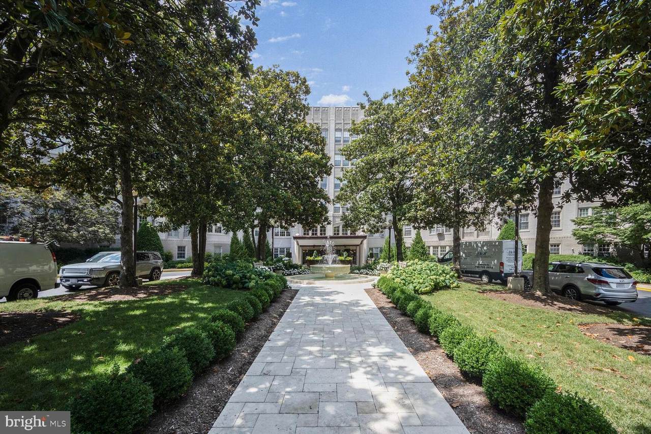 2737 Devonshire Place - Photo 1