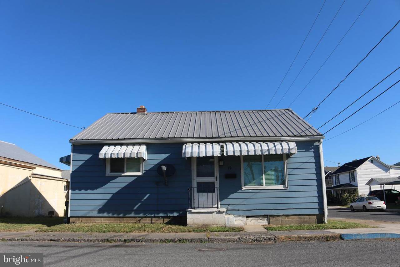 19 Myrtle Avenue - Photo 1