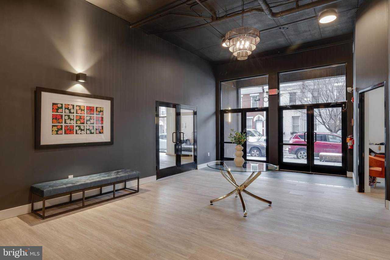 2400-18 Huntingdon Street - Photo 1