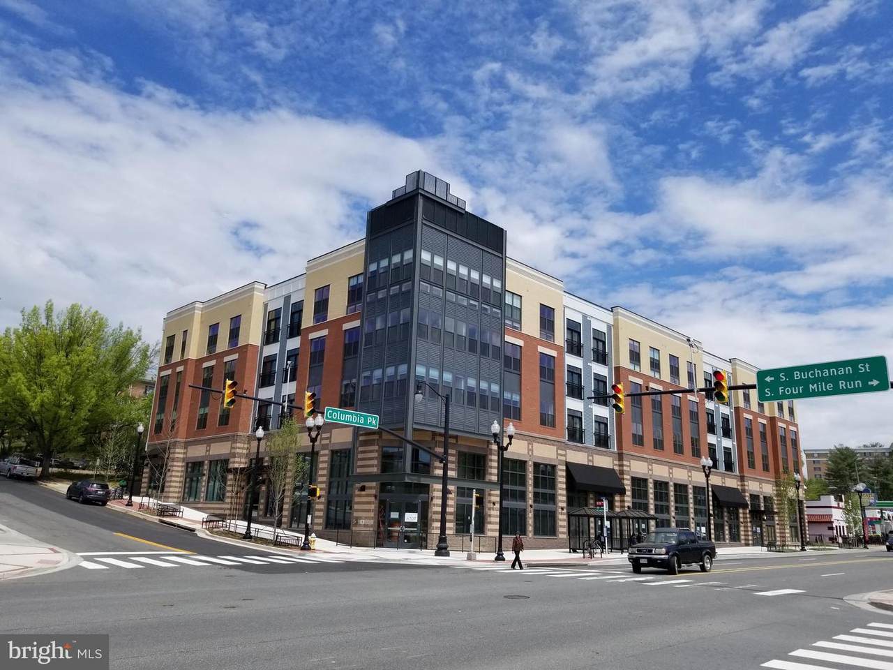 989 Buchanan Street - Photo 1