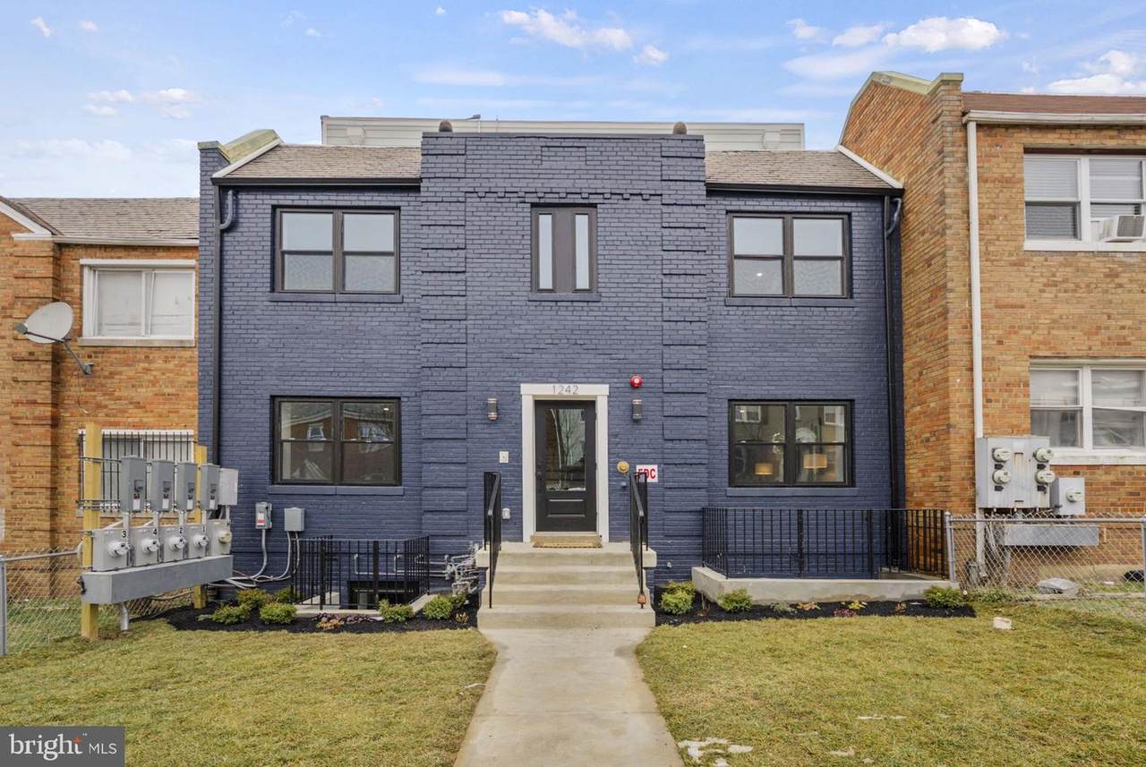 1242 Meigs Place - Photo 1