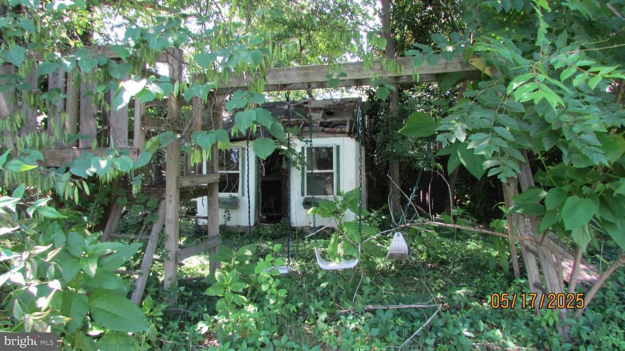 https://bt-photos.global.ssl.fastly.net/brightmls/1280_boomver_1_804125189790-2.jpg
