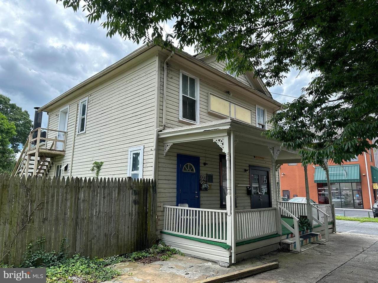 403 Diamond Avenue - Photo 1