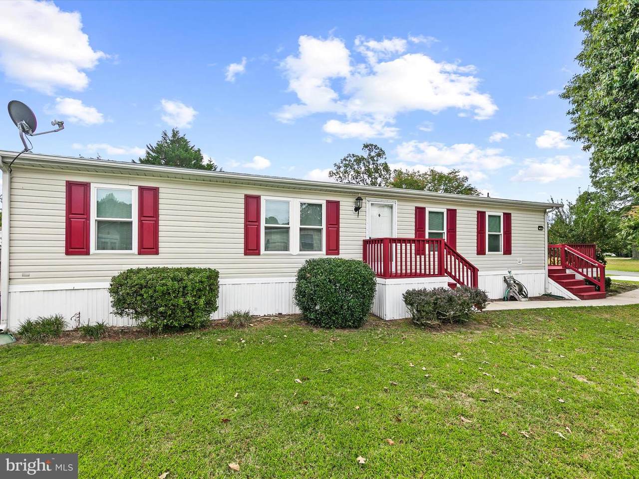 33405 Hartford Court - Photo 1