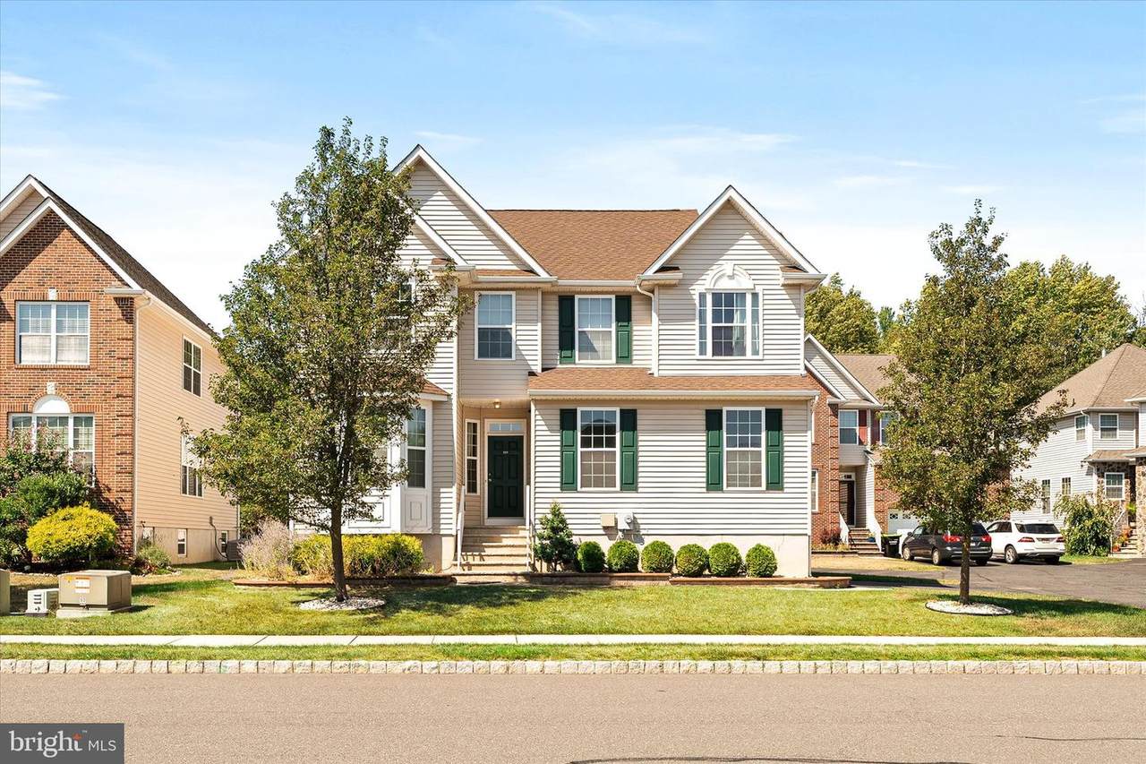 221 Morning Glory Drive - Photo 1