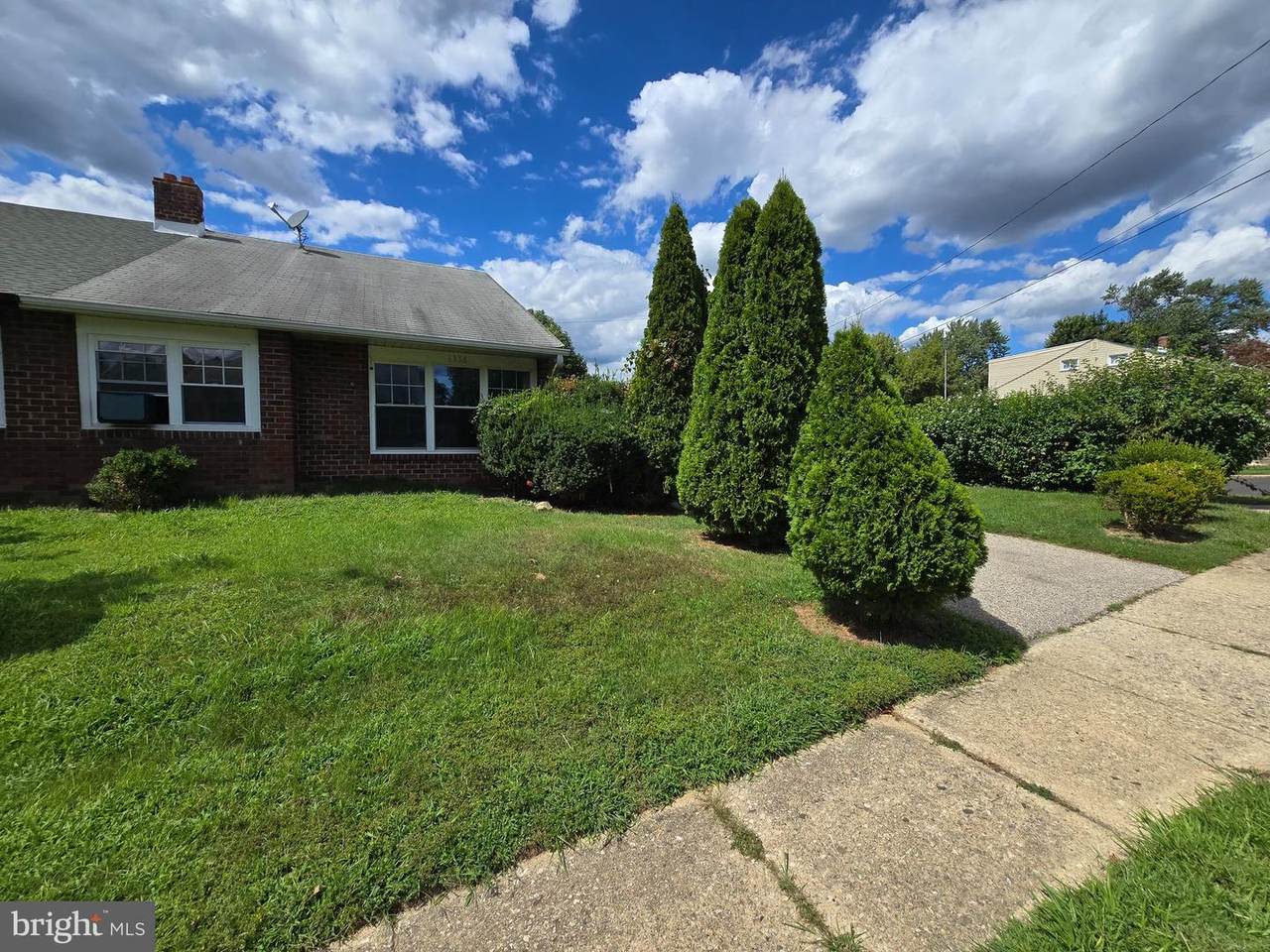 1558 Edgewood Avenue - Photo 1