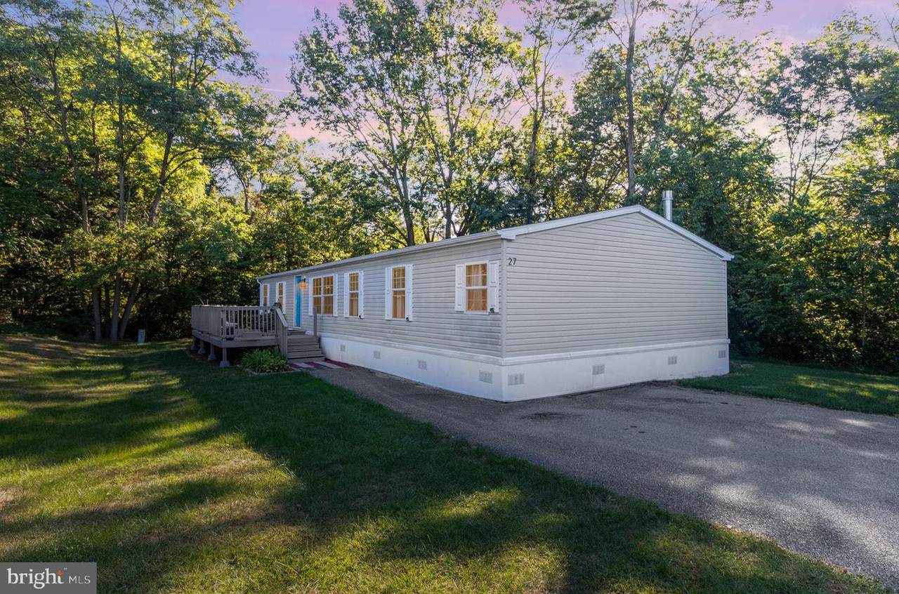 27 Helena Lane - Photo 1