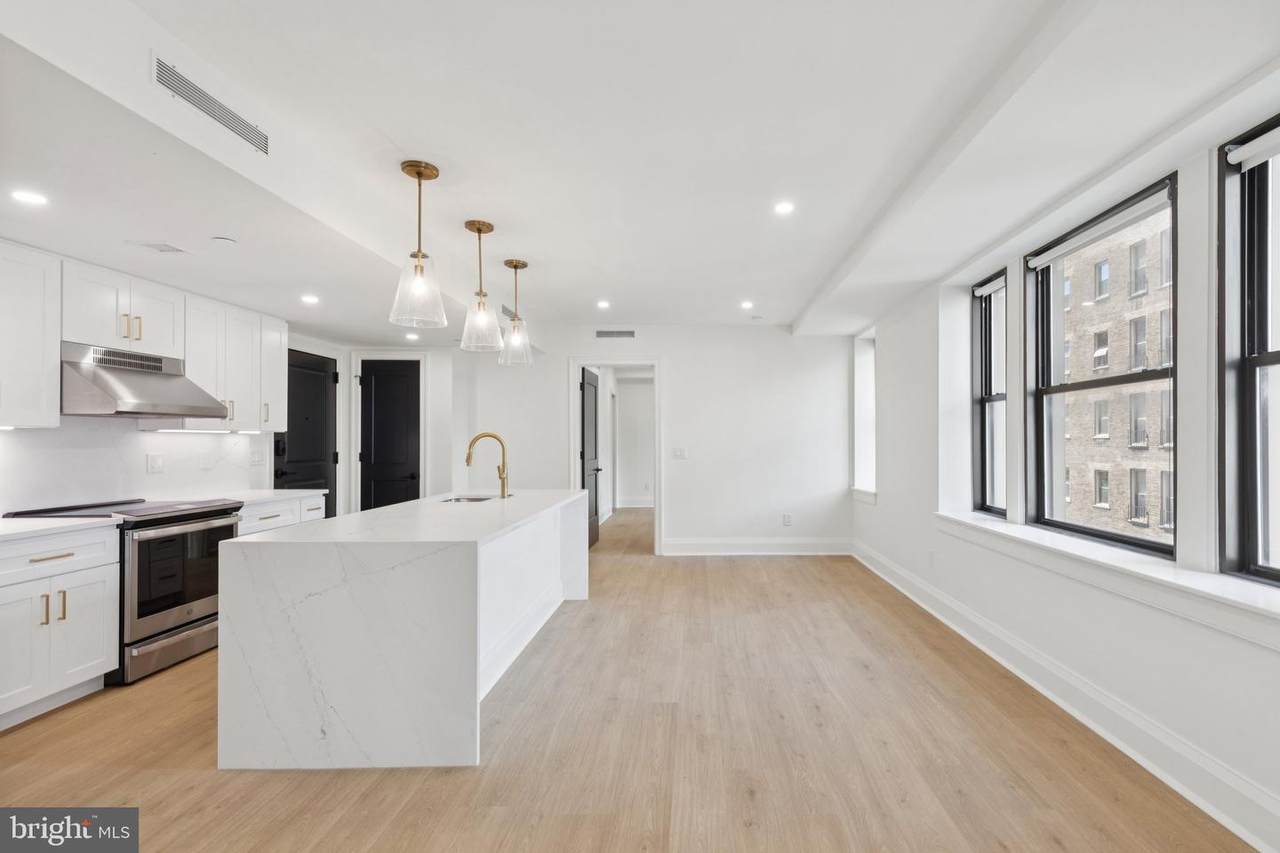 135 19TH Street - Photo 1