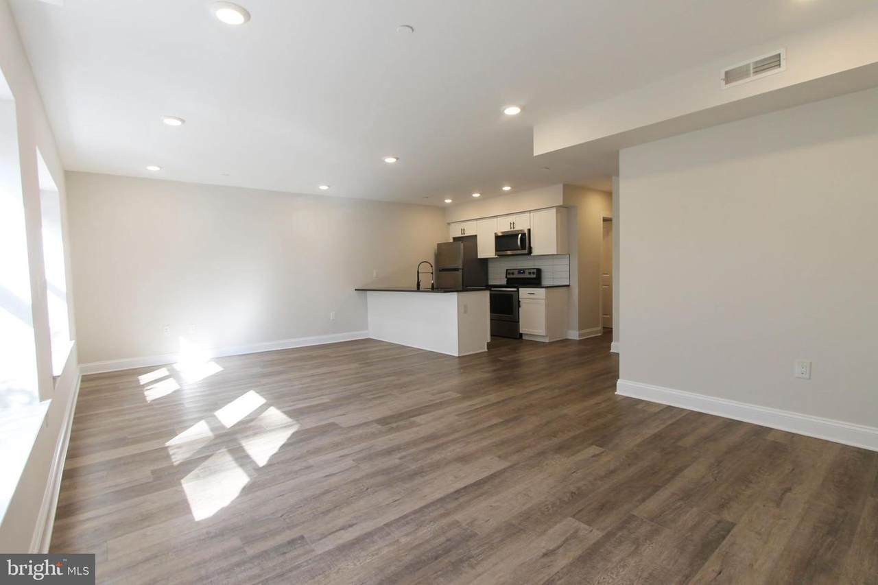 492 Roxborough Avenue - Photo 1