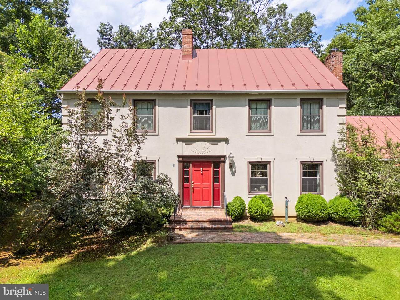 961 Summerville Road - Photo 1