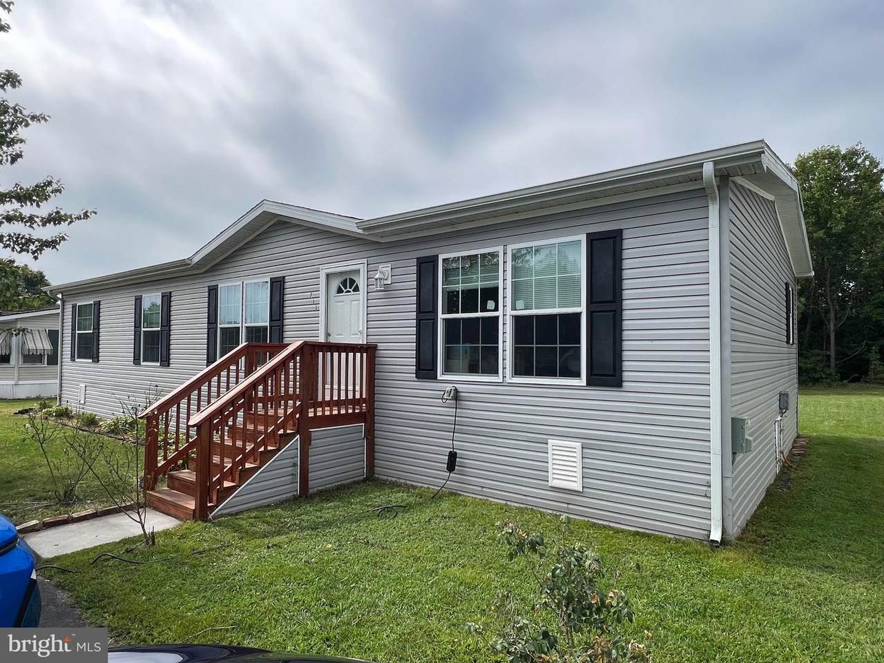 711 Huckleberry Avenue - Photo 1