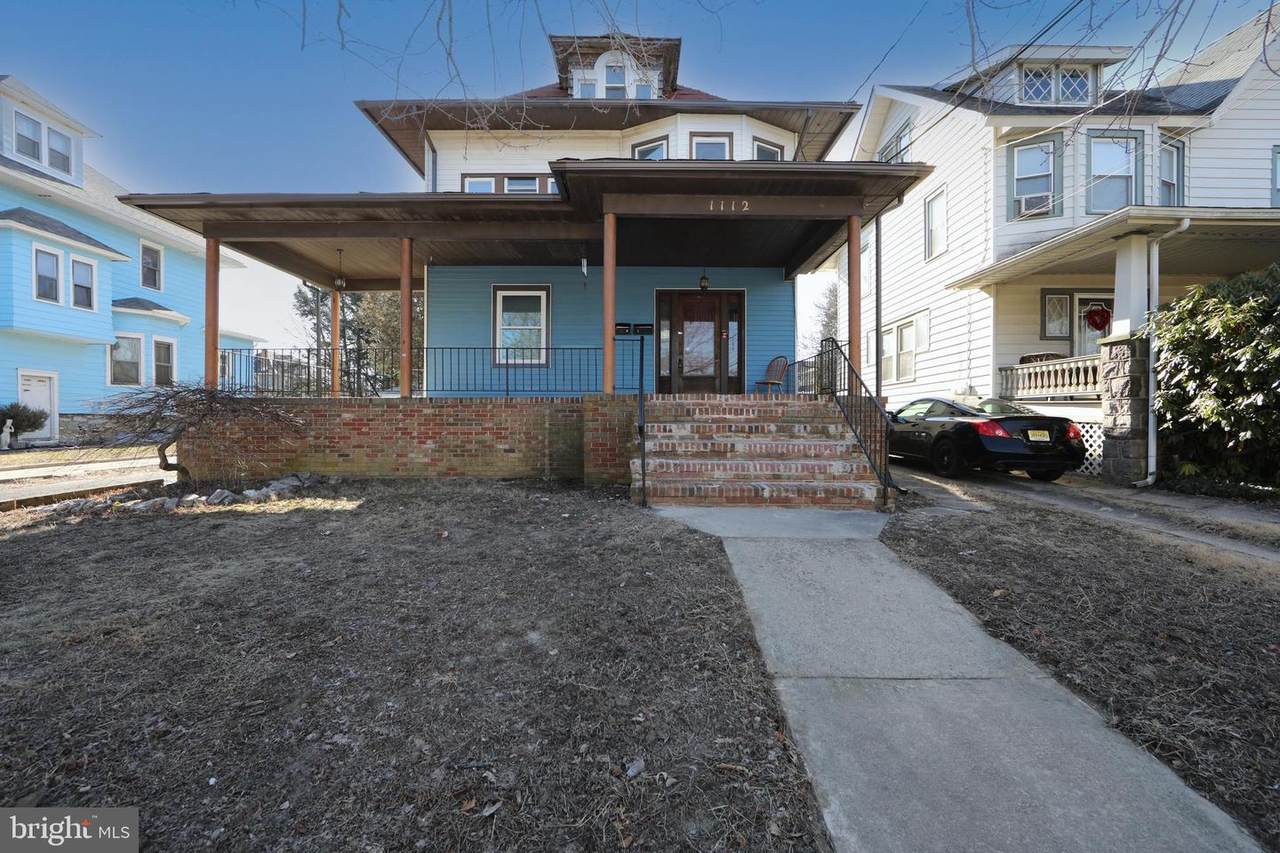 1112 Collings Avenue - Photo 1