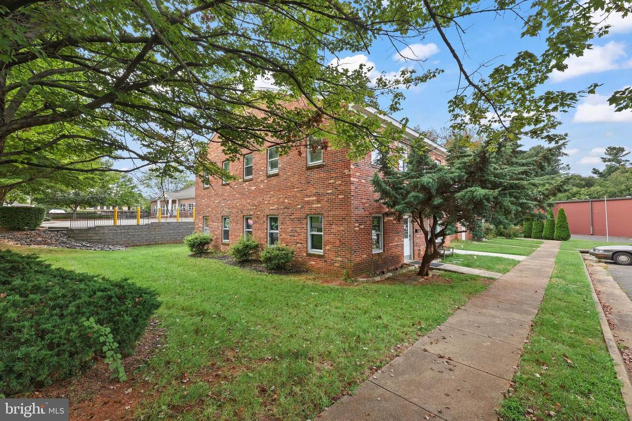 578 Waterloo Road - Photo 1