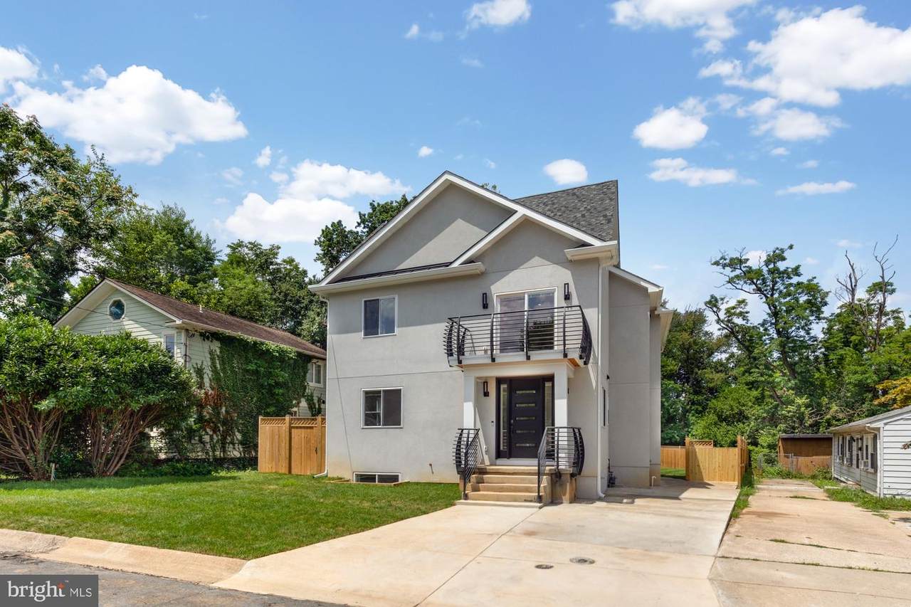 512 Bickford Avenue - Photo 1