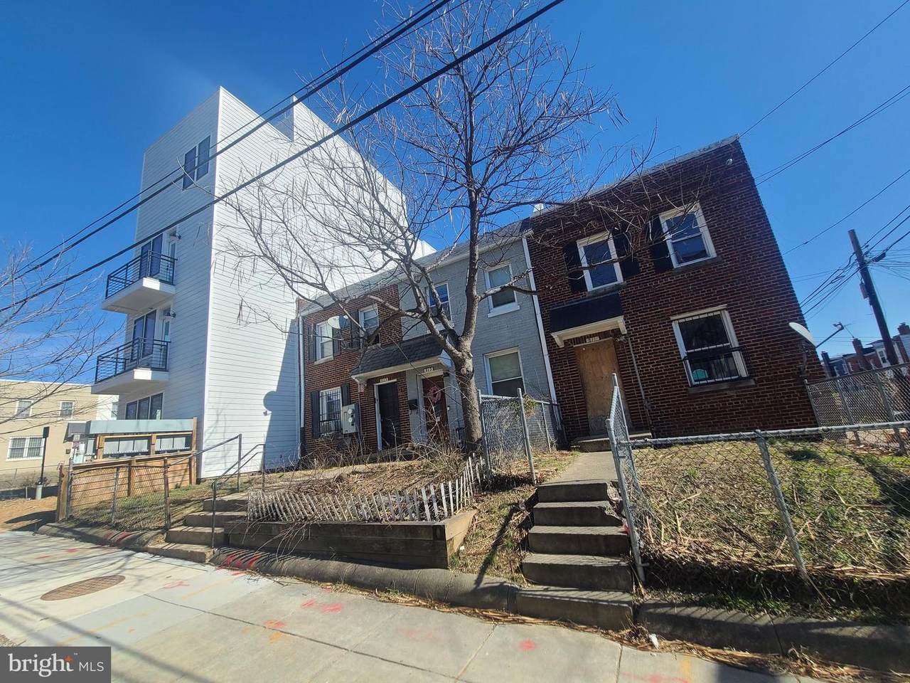 811 18TH Street - Photo 1