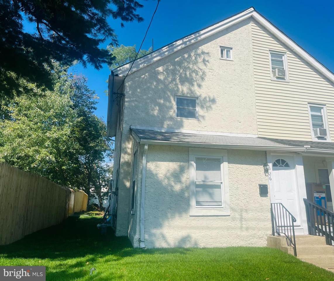 526 Vernon Street - Photo 1