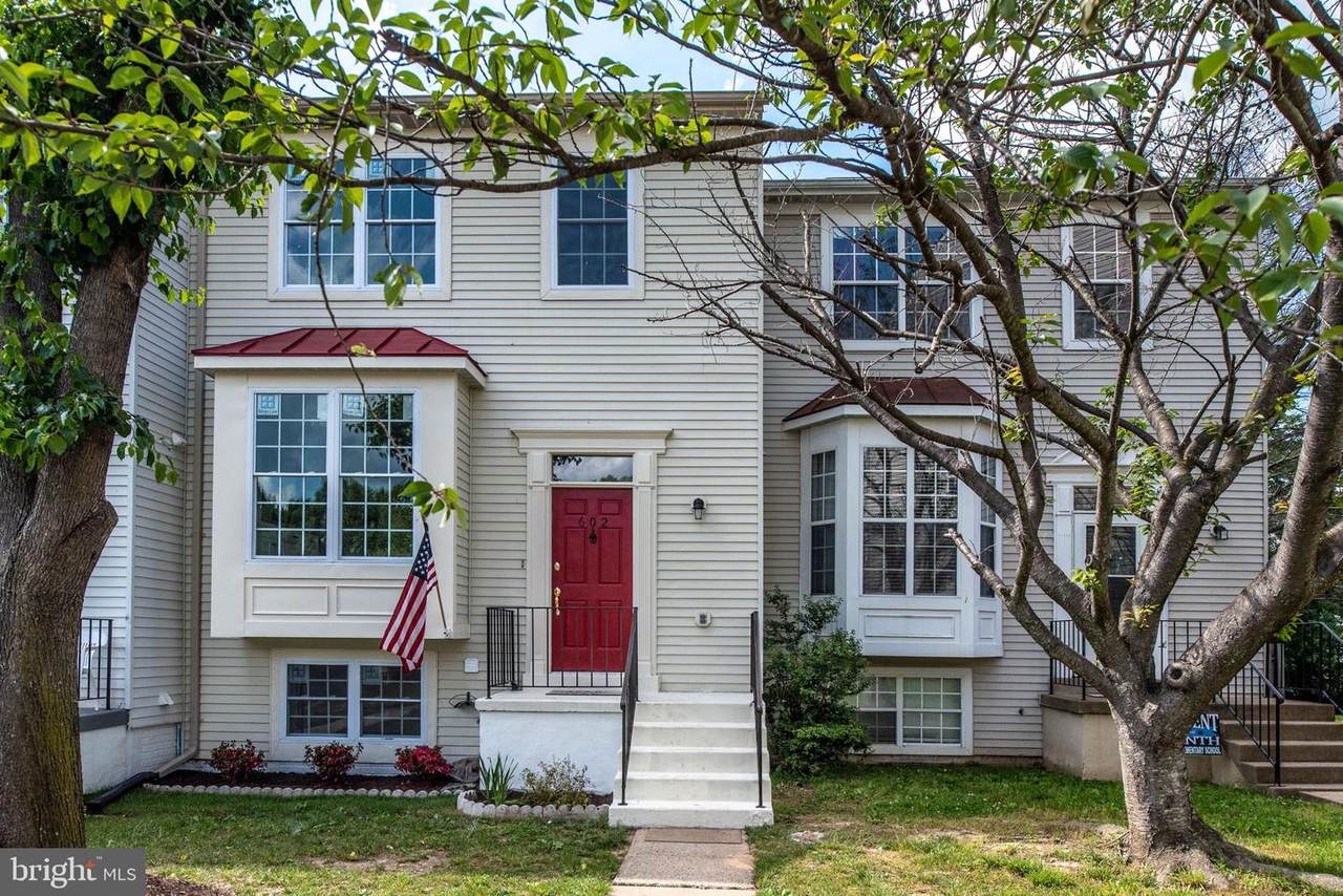 602 Stafford Glen Court - Photo 1