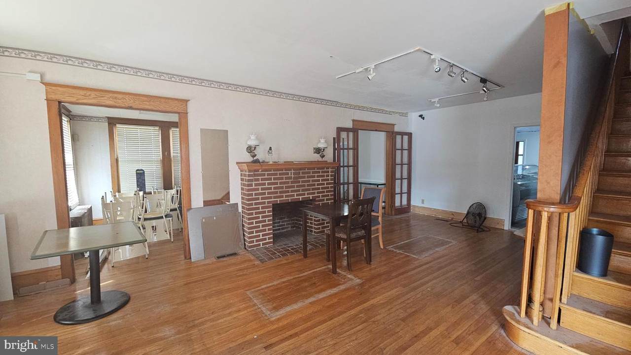 101 Broadway - Photo 1