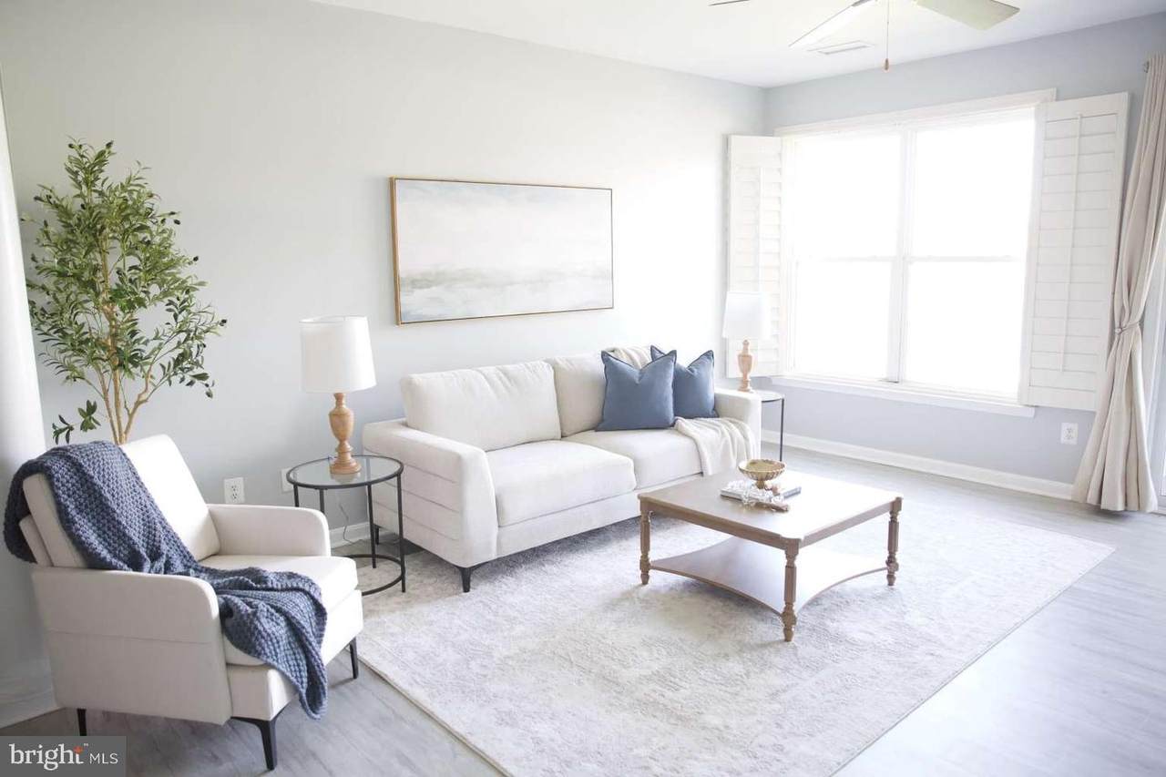 513 Oyster Bay Place - Photo 1