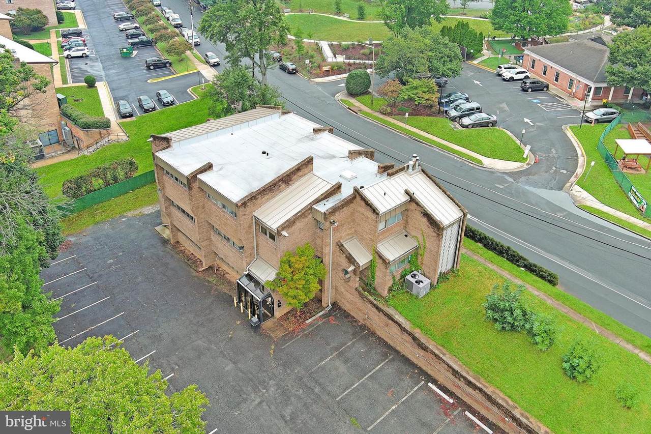 4200 Daniels Avenue - Photo 1