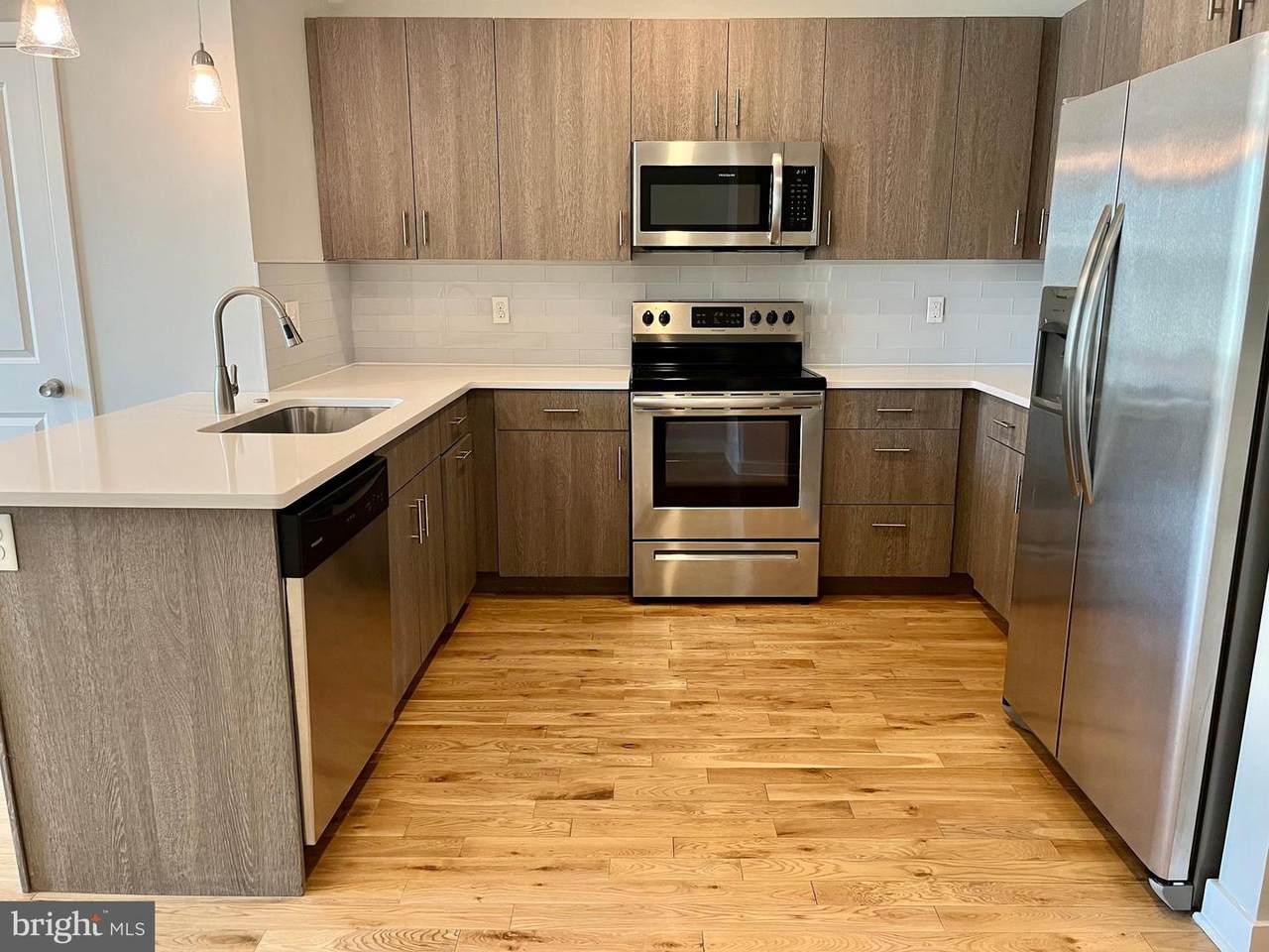 2039 College Avenue - Photo 1