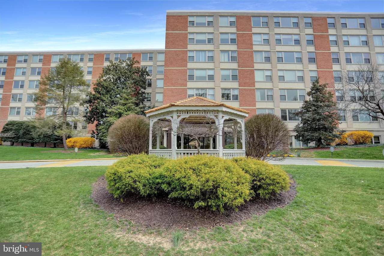 4401 Roland Avenue - Photo 1