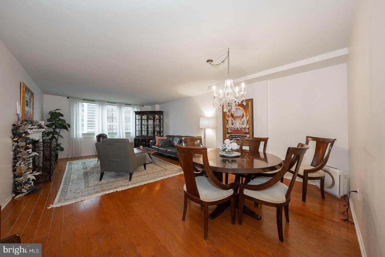 1919 Chestnut Street - Photo 1