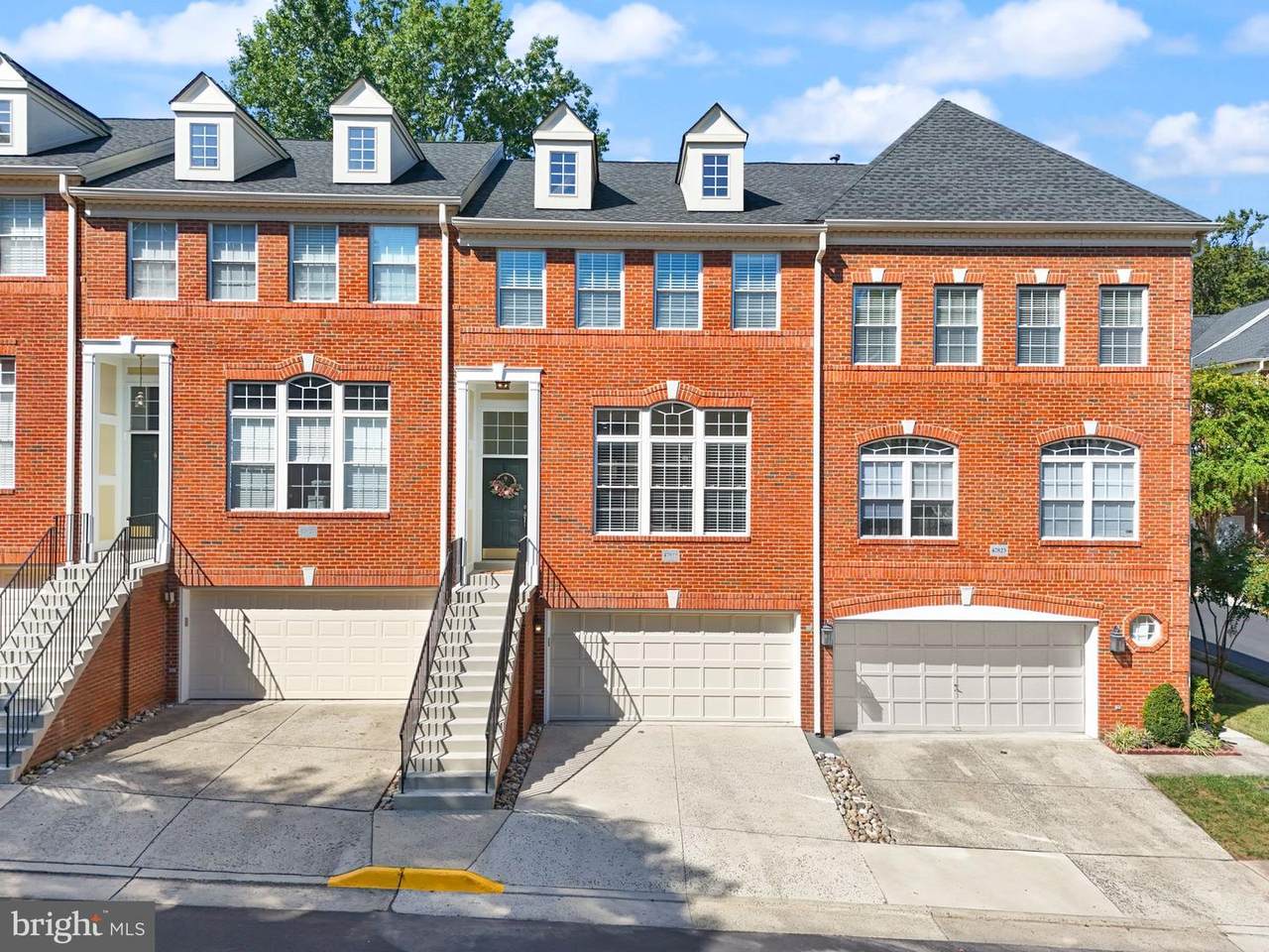 47825 Scotsborough Square - Photo 1