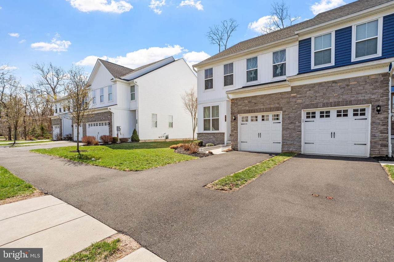 407 Wynstone Court - Photo 1