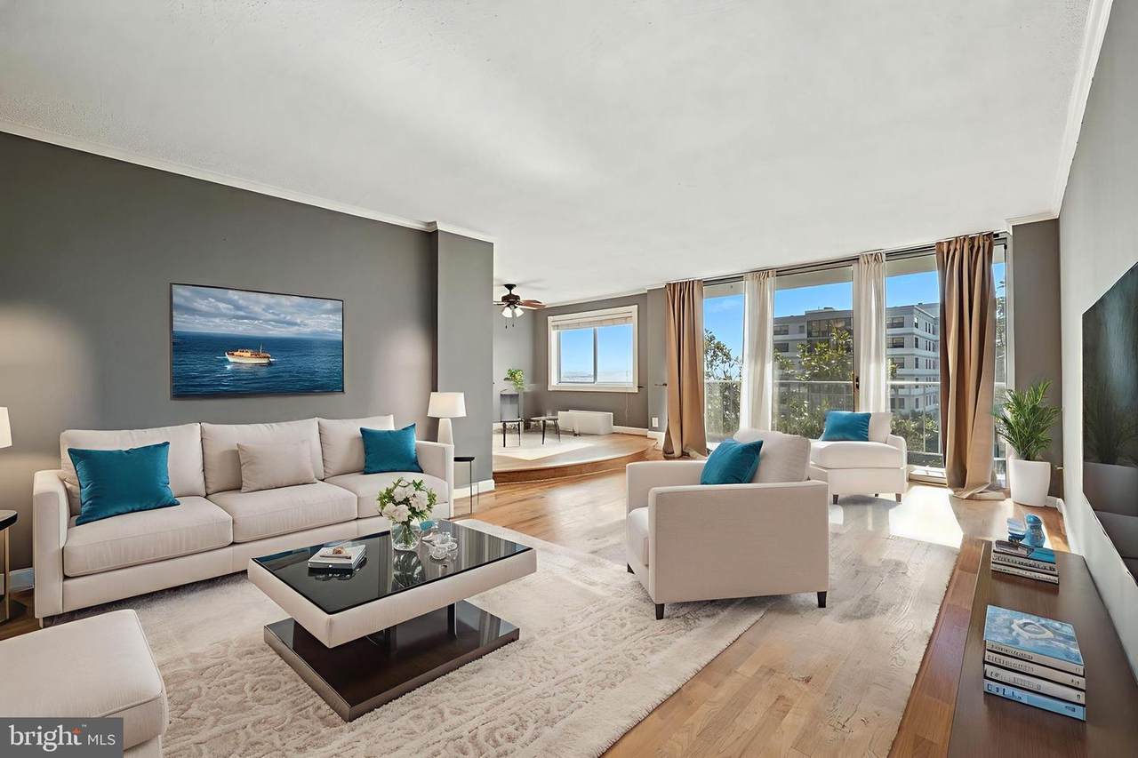 2059 Huntington Avenue - Photo 1