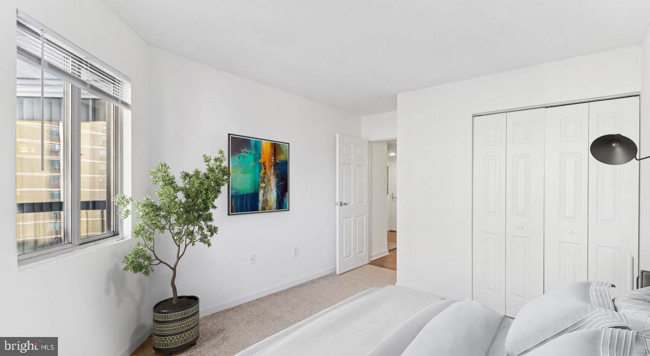 450 18TH Street - Photo 1