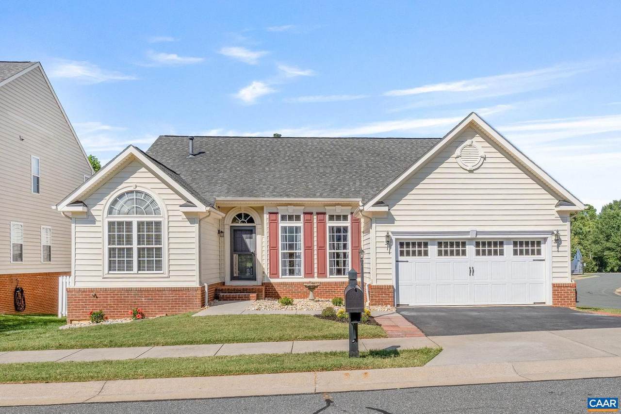 82 Villa Ave - Photo 1