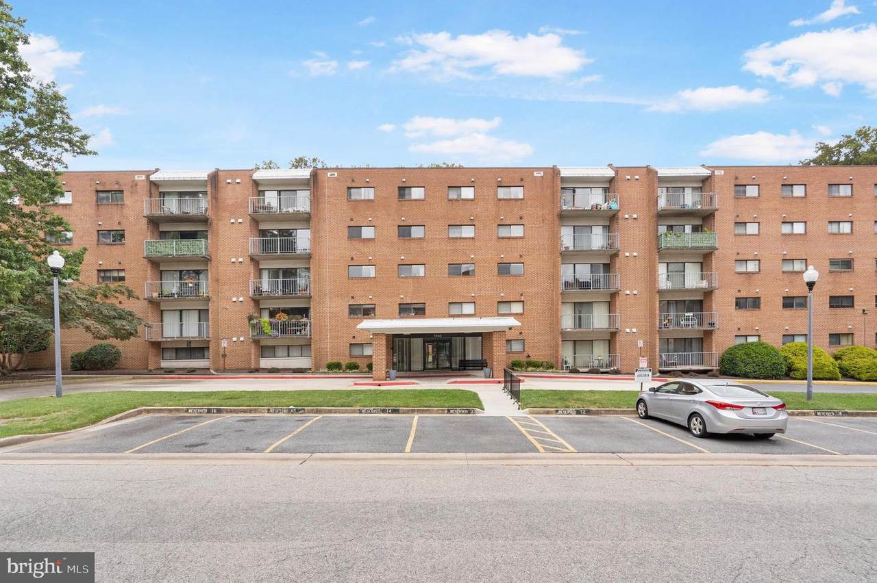 7202 Rockland Hills Drive - Photo 1