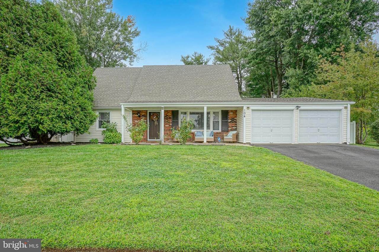 104 Evergreen Drive - Photo 1