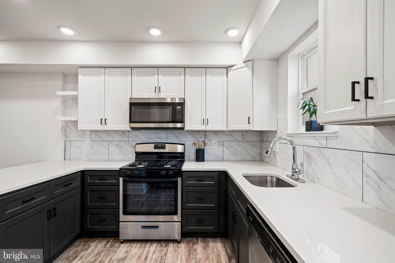 1752 Waterloo Street - Photo 1